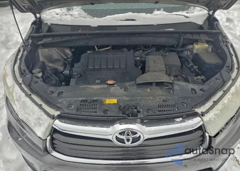 2016 Toyota Highlander Xle z USA, uszkodzony, nr VIN 5TDJKRFH6GS244954